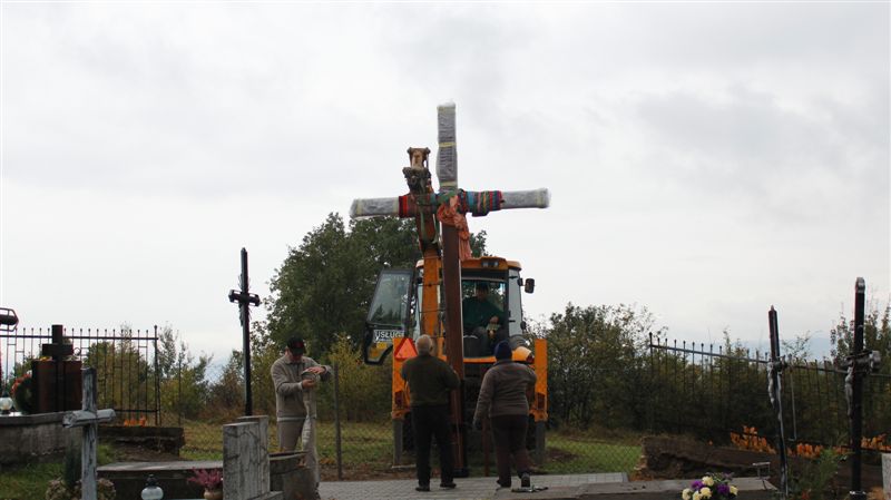 krzyz cmentarz 062